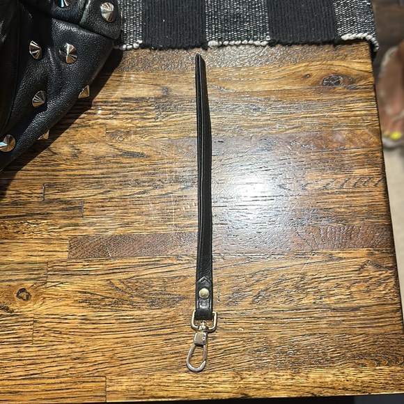 LEATHER SHOULDER BAG // WORN WITH SOME WEAR & TEAR - Picture 10 of 16